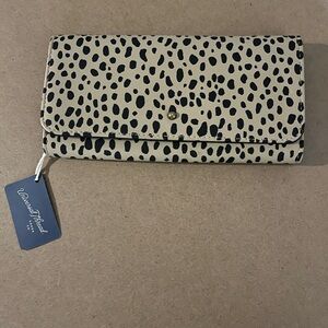 NWT universal thread wallet!